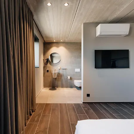 Coliving - Bord De Meuse - L'écrin Hotel *