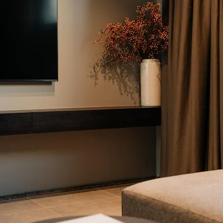 Hotel Coliving - Bord De Meuse - L'ecrin Oupeye