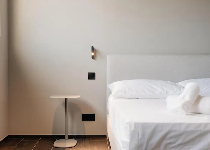 Hotel Coliving - Bord De Meuse - L'ecrin *