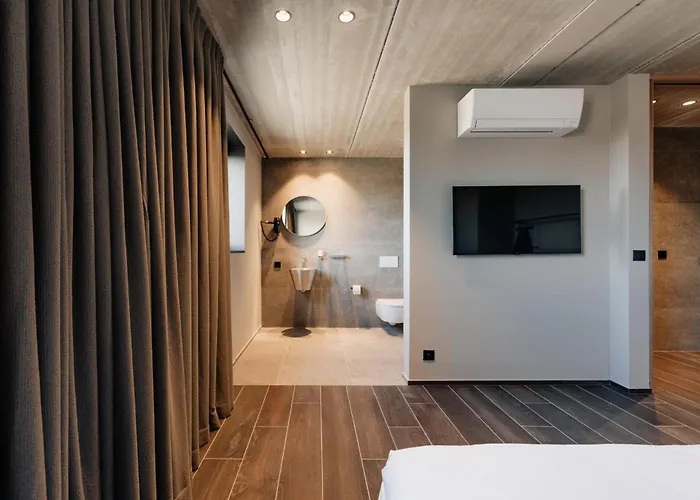 Coliving - Bord De Meuse - L'ecrin Hotel *